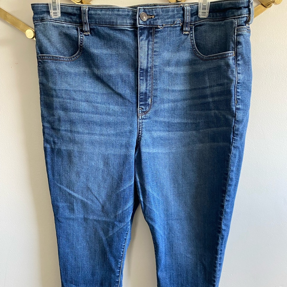 American Eagle Hi-Rise Skinny Jean